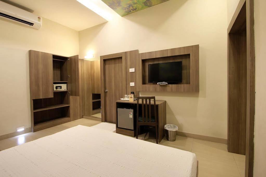 Hotel Taj Tristar 3*