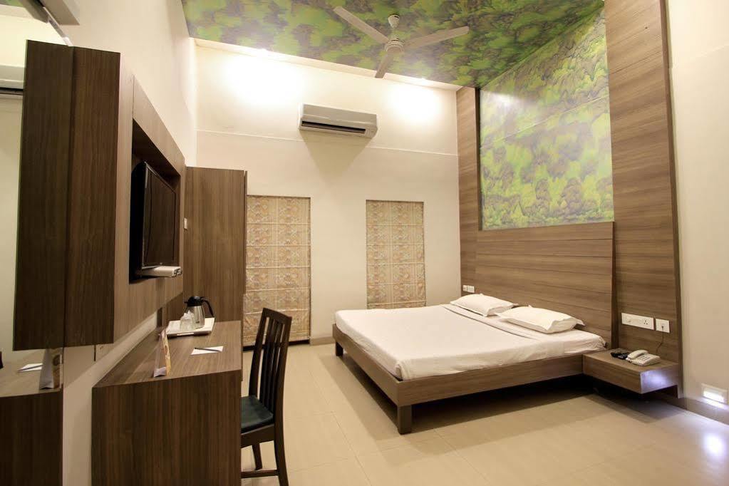 Hotel Taj Tristar